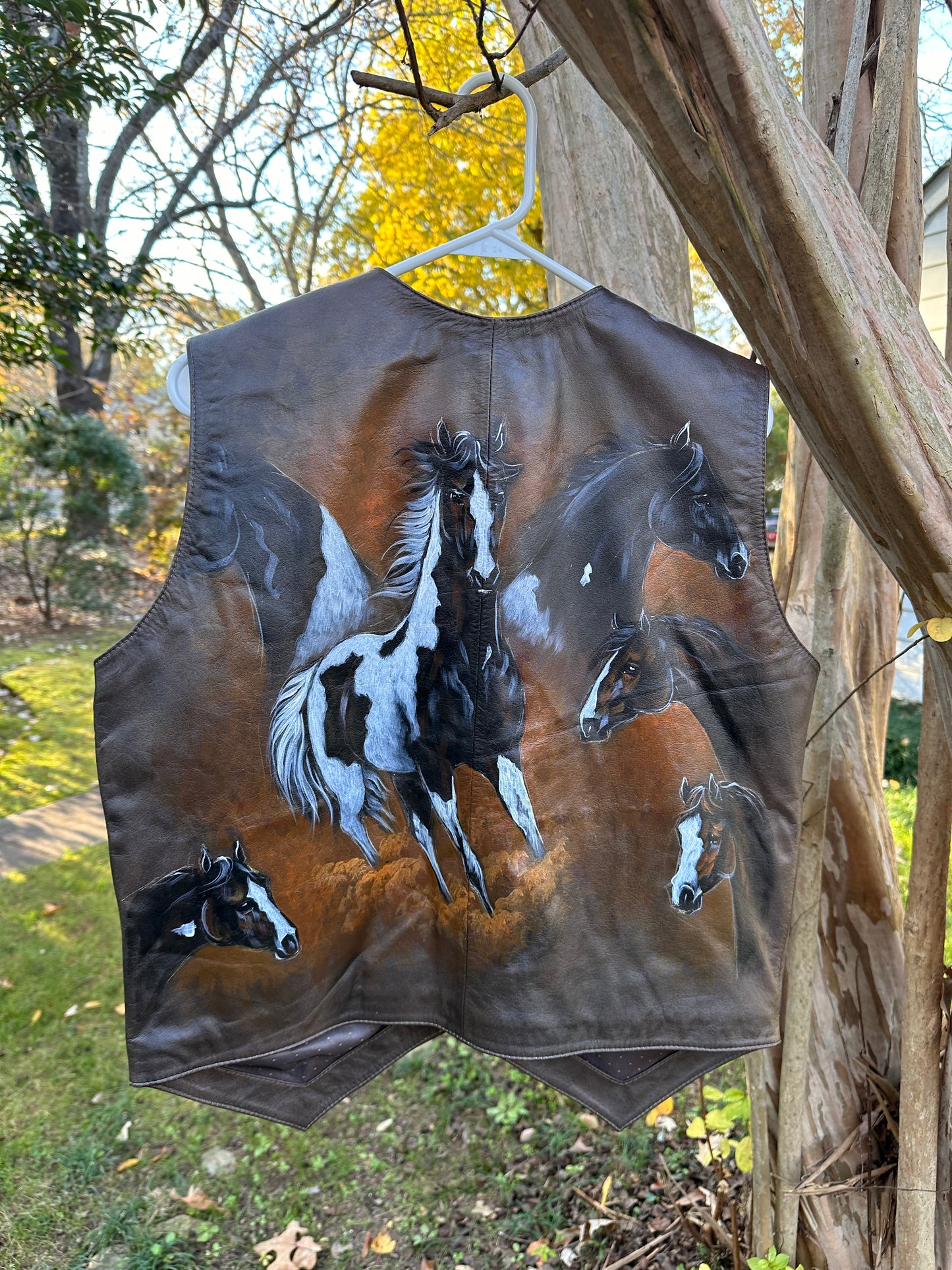 Chaleco en cuero con cabellos / Leather vest