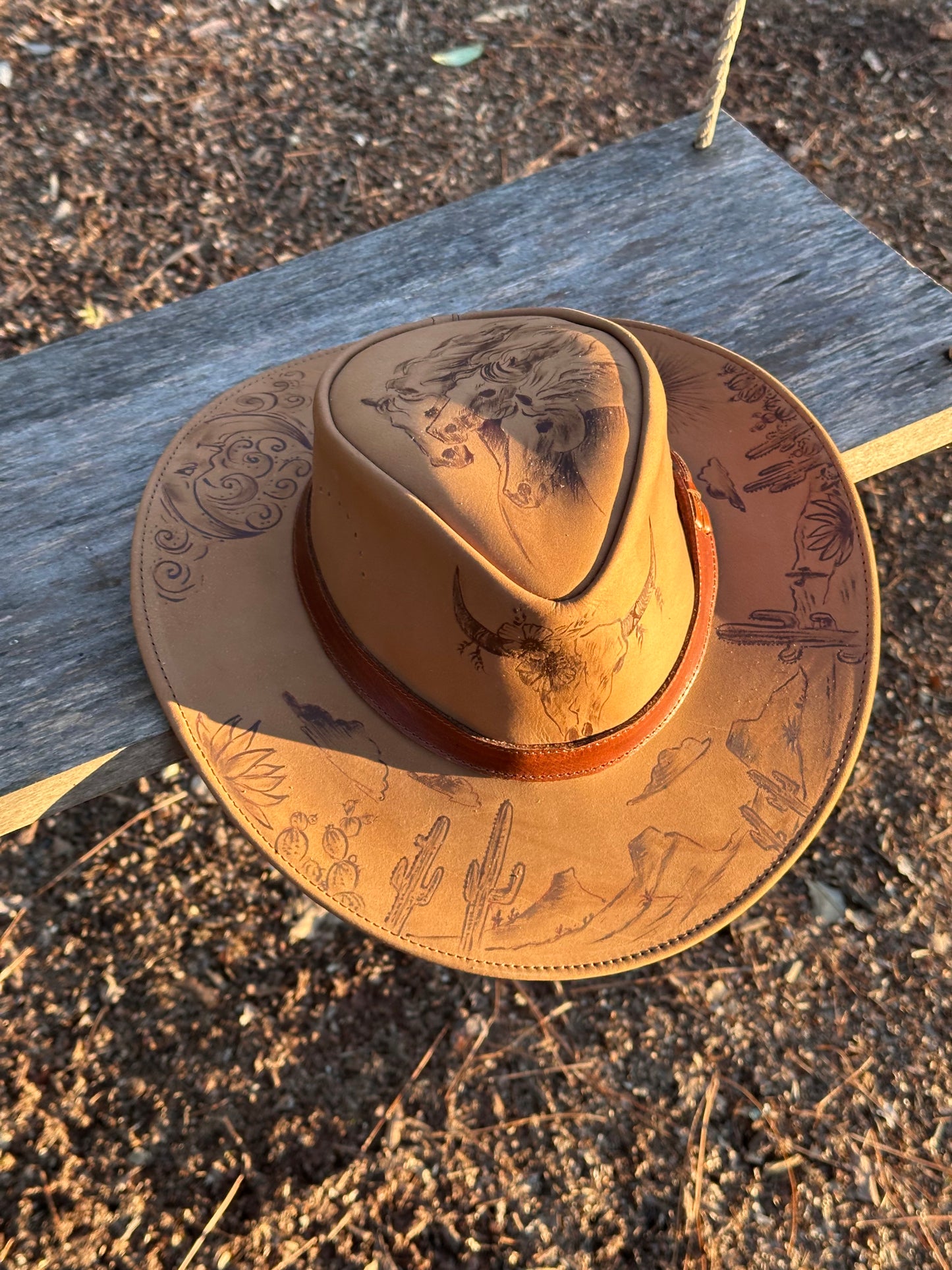 Leather Hat / sombrero pirograbado