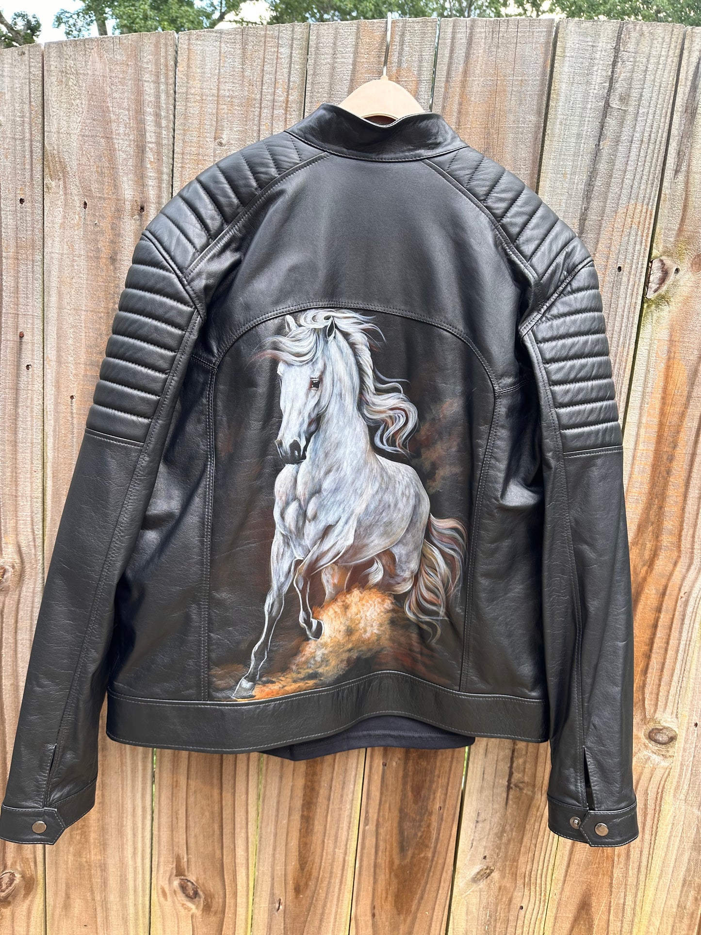 Leather jacket/ chaqueta en cuero