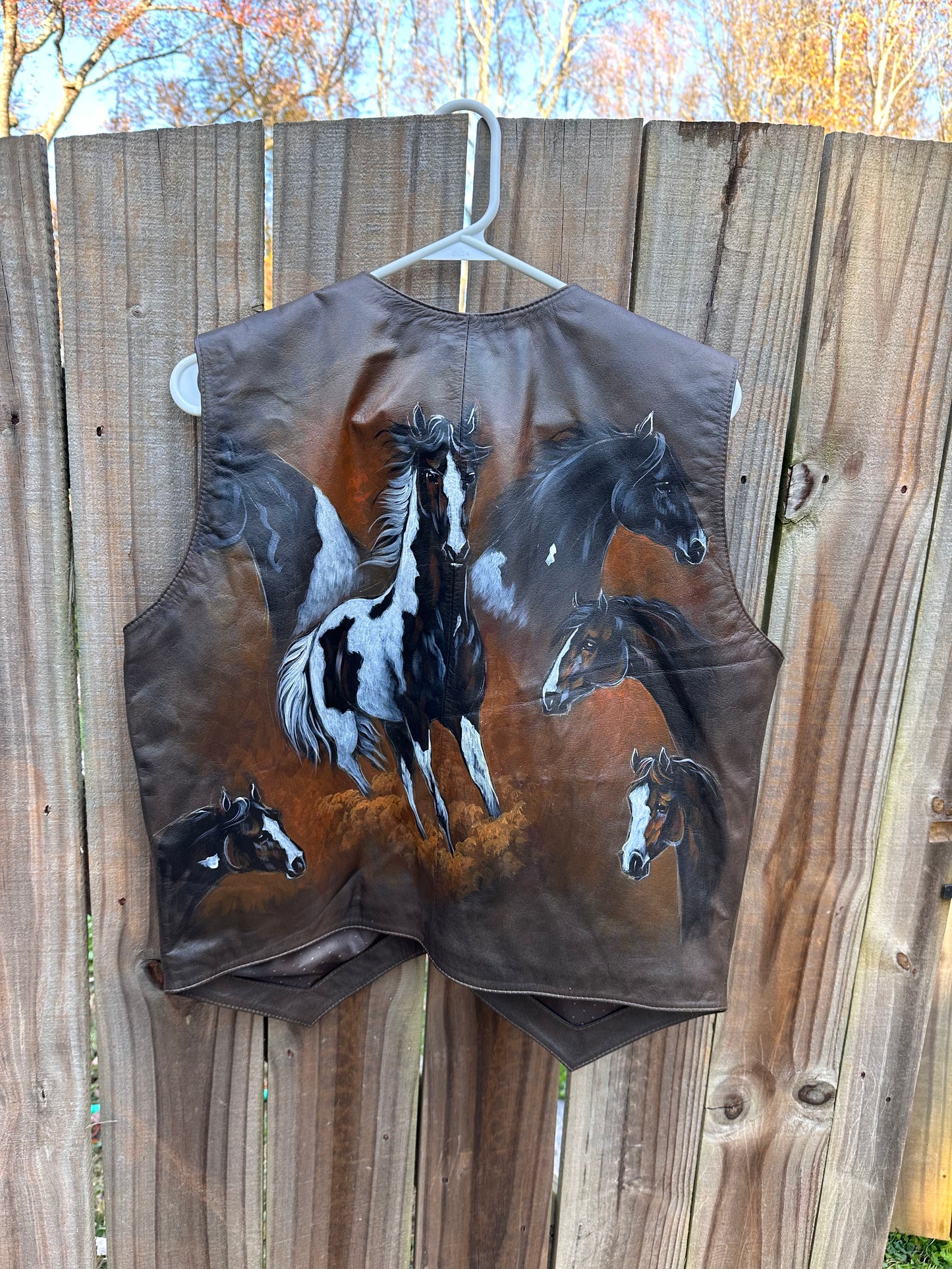 Chaleco en cuero con cabellos / Leather vest