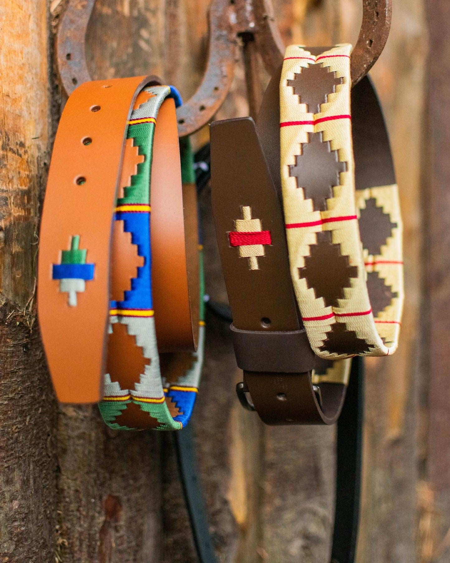 Cinturones en cuero con tejido Argentino