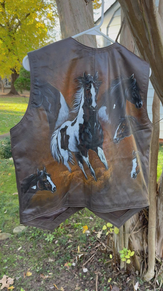 Chaleco en cuero con cabellos / Leather vest